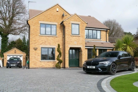 House with aluminium windows